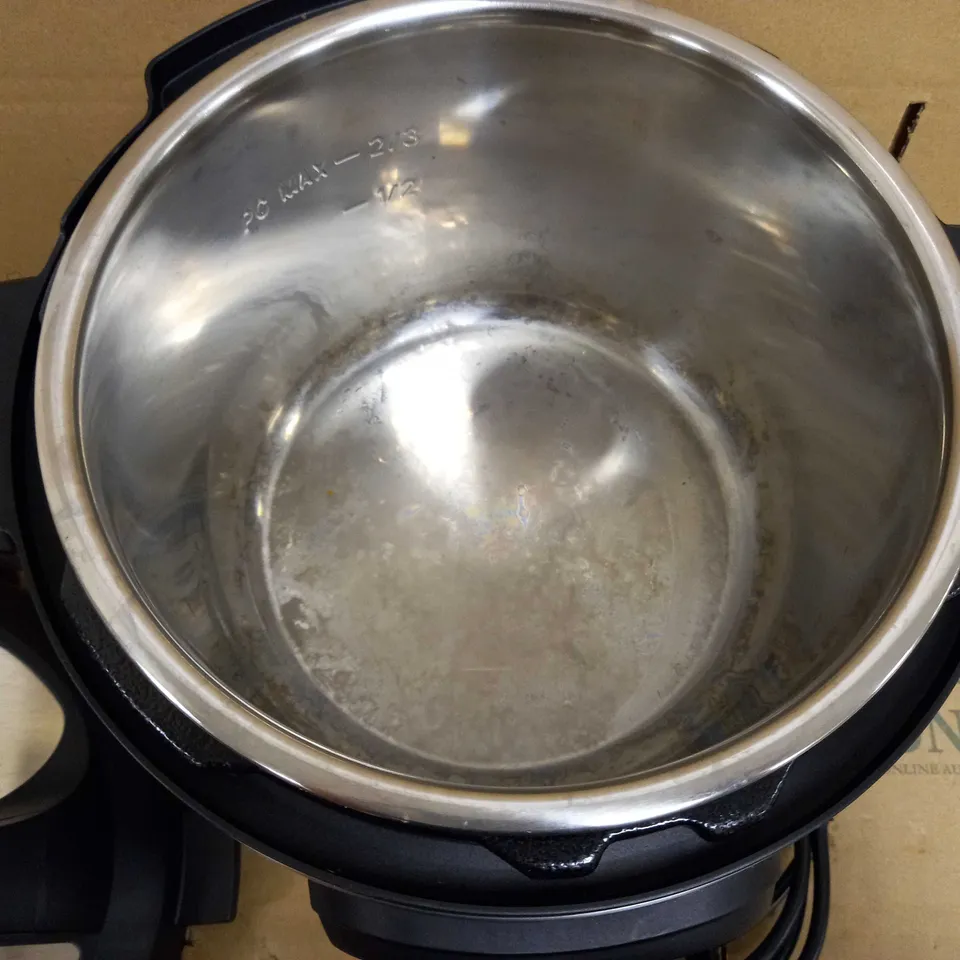 INSTANT POT DUO SMART PRESSURE COOKER