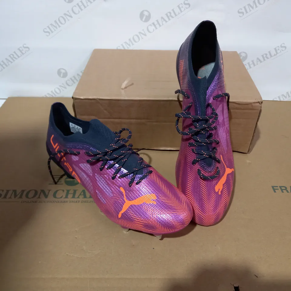 BOXED PAIR OF PUMA FOOTBALL BOOTS SIZE 10.5