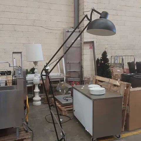 LARGE DESIGNER ADJUSTABLE INDUSTRIAL-STYLE FLOOR LAMP