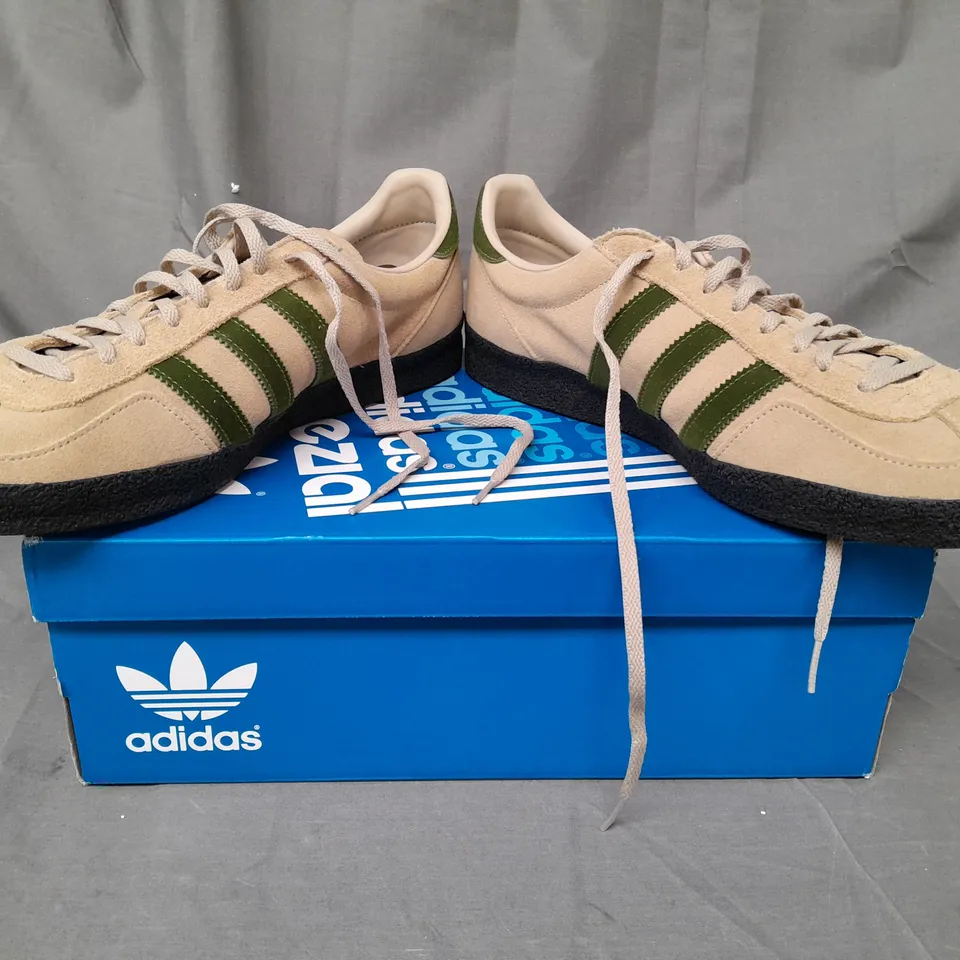 BOXED PAIR OF ADIDAS LOTHERTON SPZL SHOES IN BEIGE/GREEN UK SIZE 11