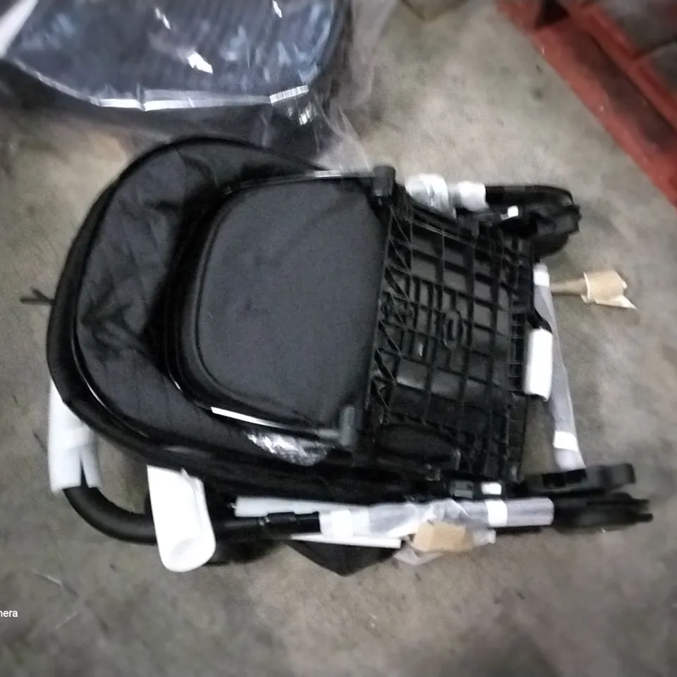 BOXED MAMAS & PAPAS OCARRO PUSH CHAIR PART AND CARRYCOT - BLACK (2 BOXES)