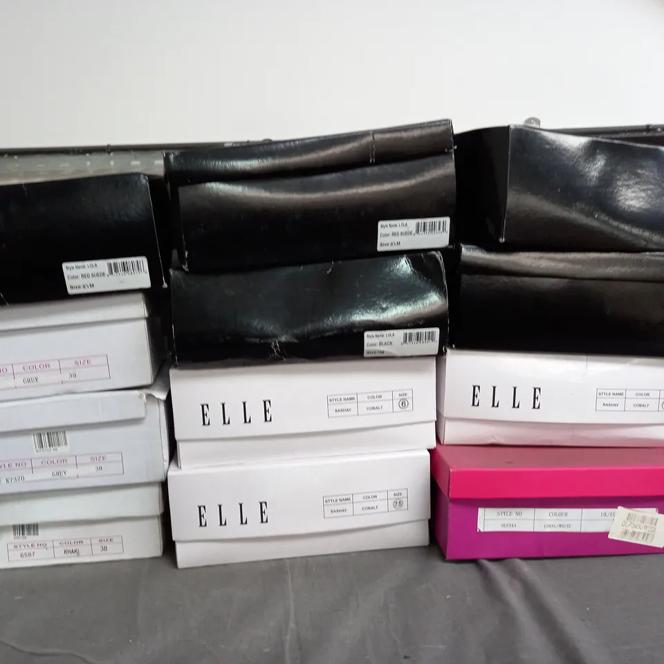 APPROXIMATELY 12 PAIRS OF ASSORTED SHOES IN VARIOUS STYLES AND SIZES TO INCLUDE ELLE SASHAY SHOES SIZE 7.5 