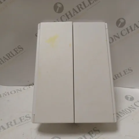 BOXED ABSOLUTELY LUVLY TRI-FOLD MAKEUP MIRROR WITH LIGHT