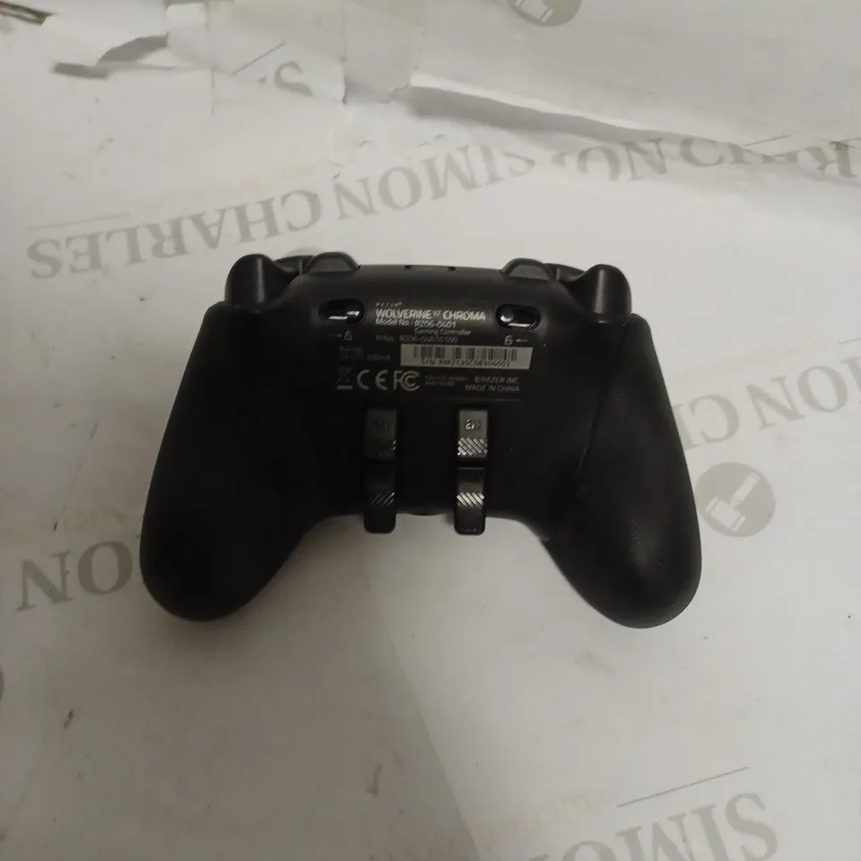 RAZER WOLVERINE V2 CHROMA XBOX GAMING CONTROLLER