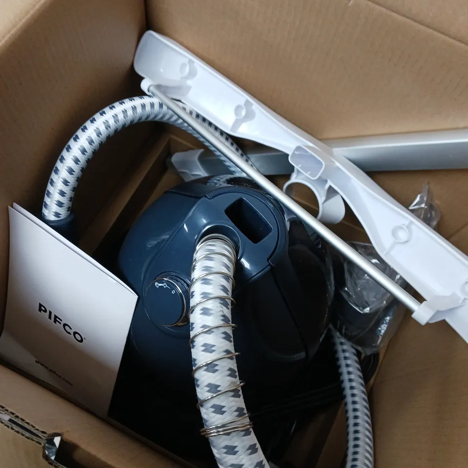 BOXED PIFCO UPRIGHT GARMENT STEAMER