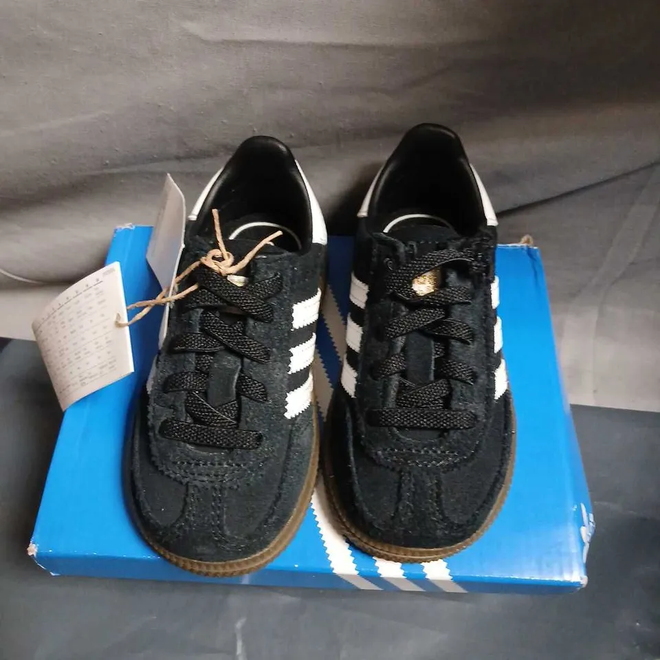 ADIDAS HANDBALL SPEZIAL CF EL I KIDS' TRAINERS - UK 5K, BLACK/WHITE