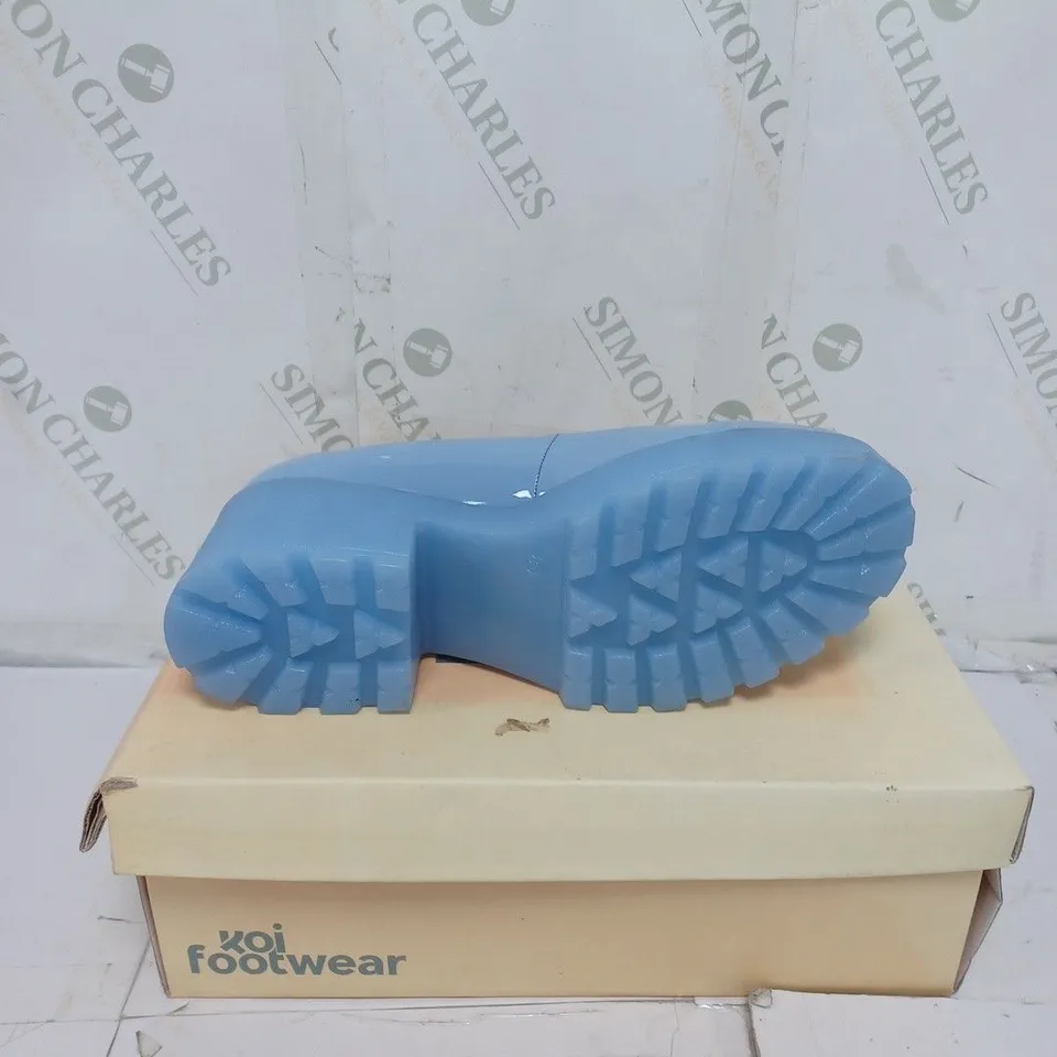 KOI FOOTWEAR LADIES BLUE PATENT CHUNKY HEEL MULES SIZE 8