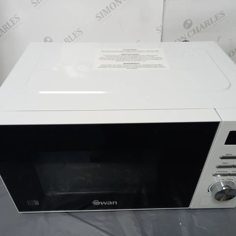 SWAN 20L 700W DIGITAL MICROWAVE - WHITE RRP £54