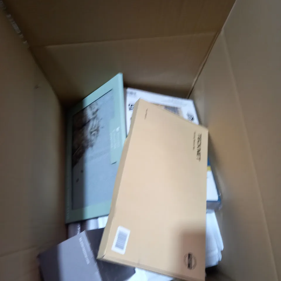 BOX OF ASSORTED HOUSEHOLD ITEMS TO INCLUDE WALLPAPER, GLASSES, CURTAINS ETC 