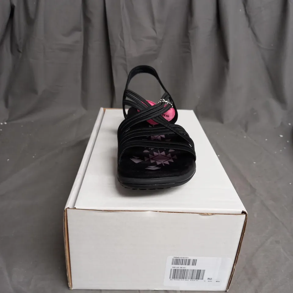 BOXED SKECHERS VEGAN OPEN TOE SANDALS SIZE 7