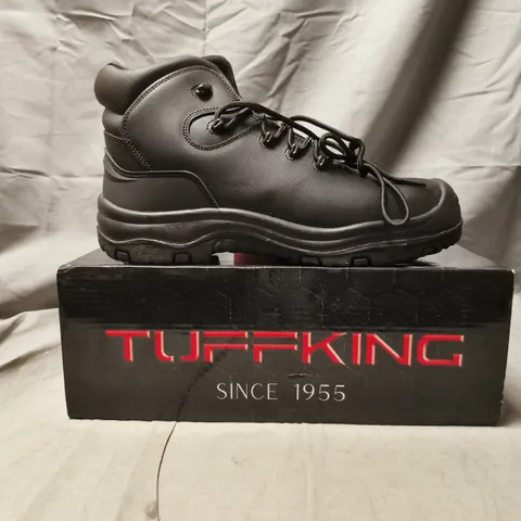 BOXED PAIR OF TUFFKING HIKER BOOTS IN BLACK SIZE 10