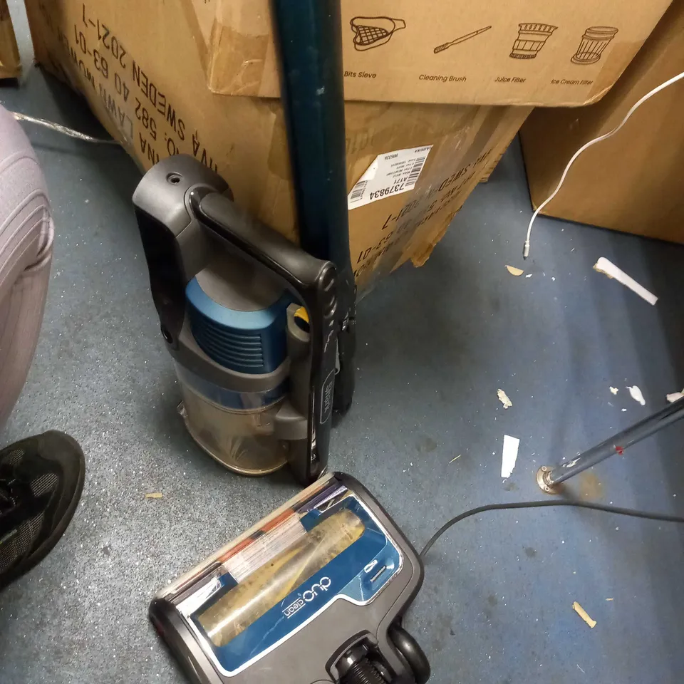 SHARK CORDLESS STICK VACUUM CLEANER