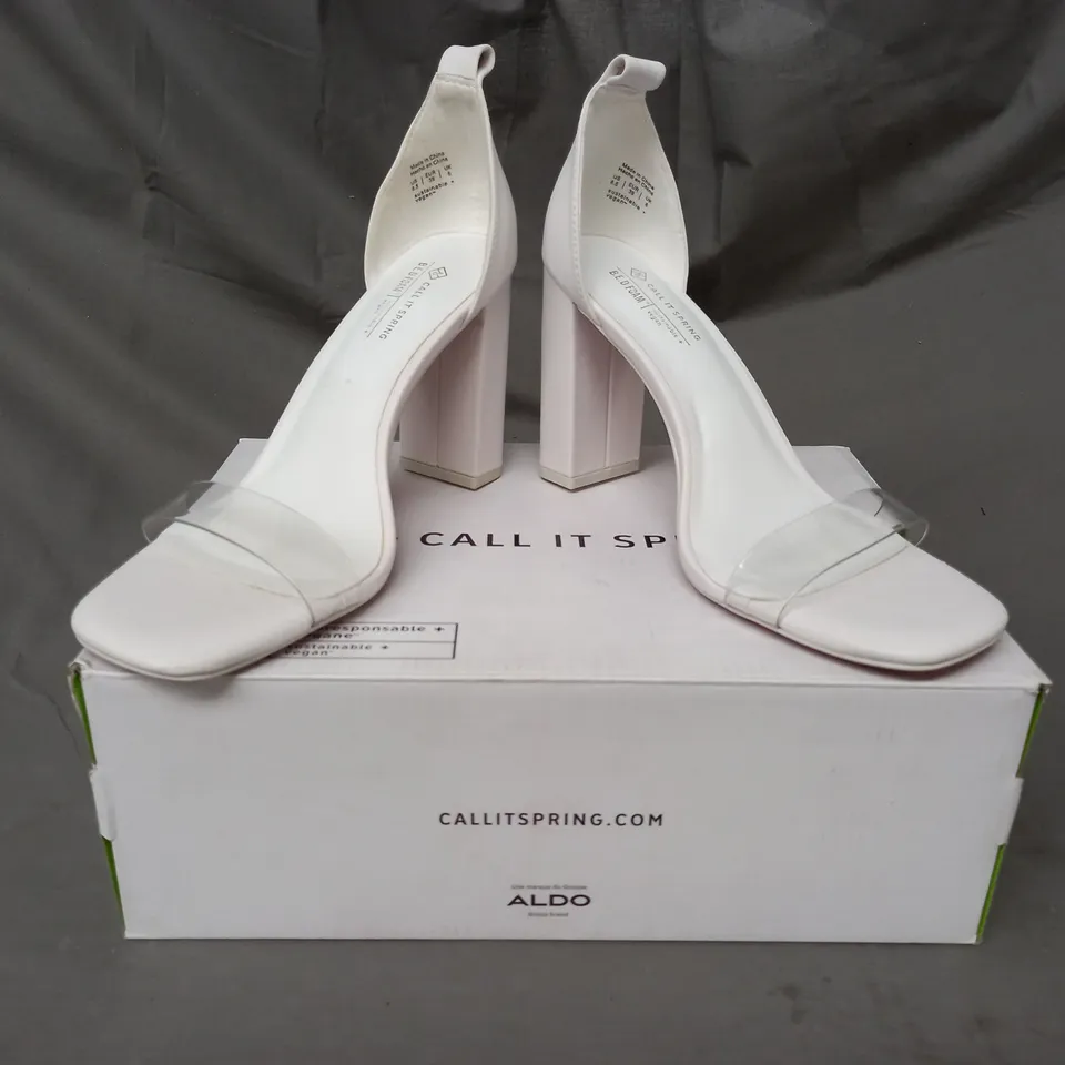 BOXED PAIR OF CALL IT SPRING KATARINA SYNTHETIC OPEN TOE BLOCK HEEL SANDALS IN WHITE SIZE 6