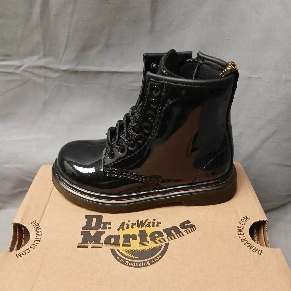 DR. MARTENS 1460 T BLACK PATENT LAMPER KIDS BOOTS, UK 8 (EU 26) US 9