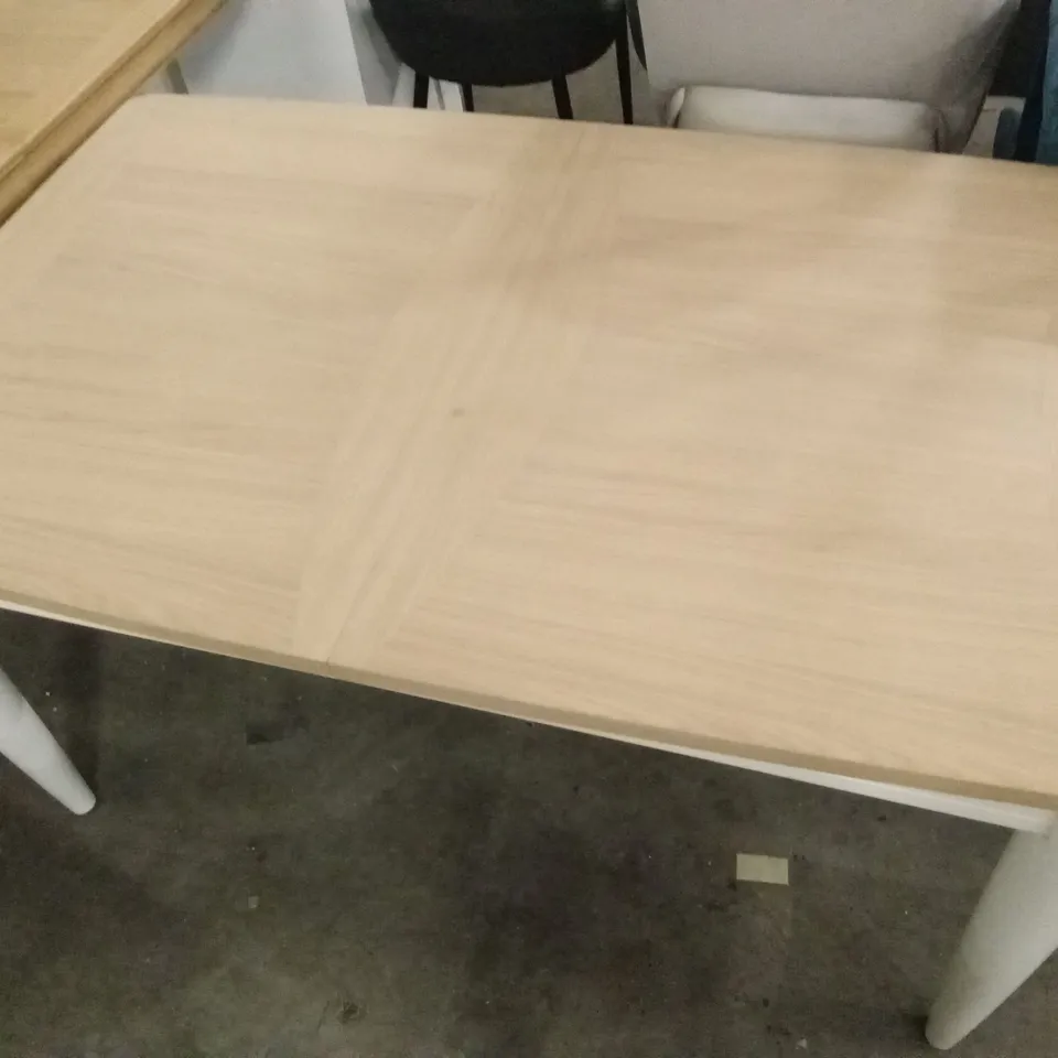 QUALITY DESIGNER LARSEN SCANDI OAK & SOFT GREY 6-8 EXTENSION DINING TABLE