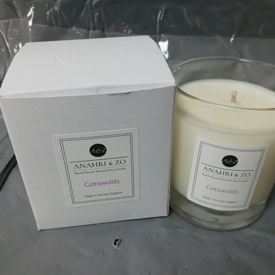 BOXED ANAHRI & ZO COTSWOLDS SCENTED CANDLE