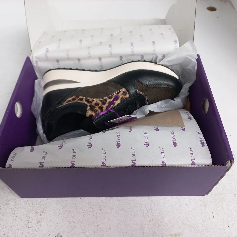 BOXED LOTUS MOORE TRAINERS IN BLACK/KHAKI - EU 39