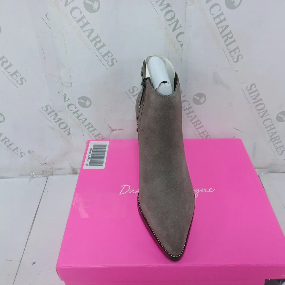 BOXED PAIR OF DANNII MINOGUE WESTERN ANKLE BOOTS IN TAUPE SUEDE SIZE 6
