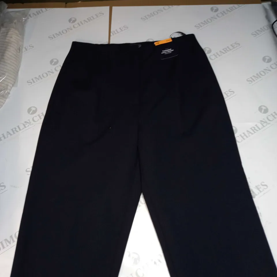 M&S TAPERED ANKLE GRAZER NAVY (SHORT) - SIZE 10 
