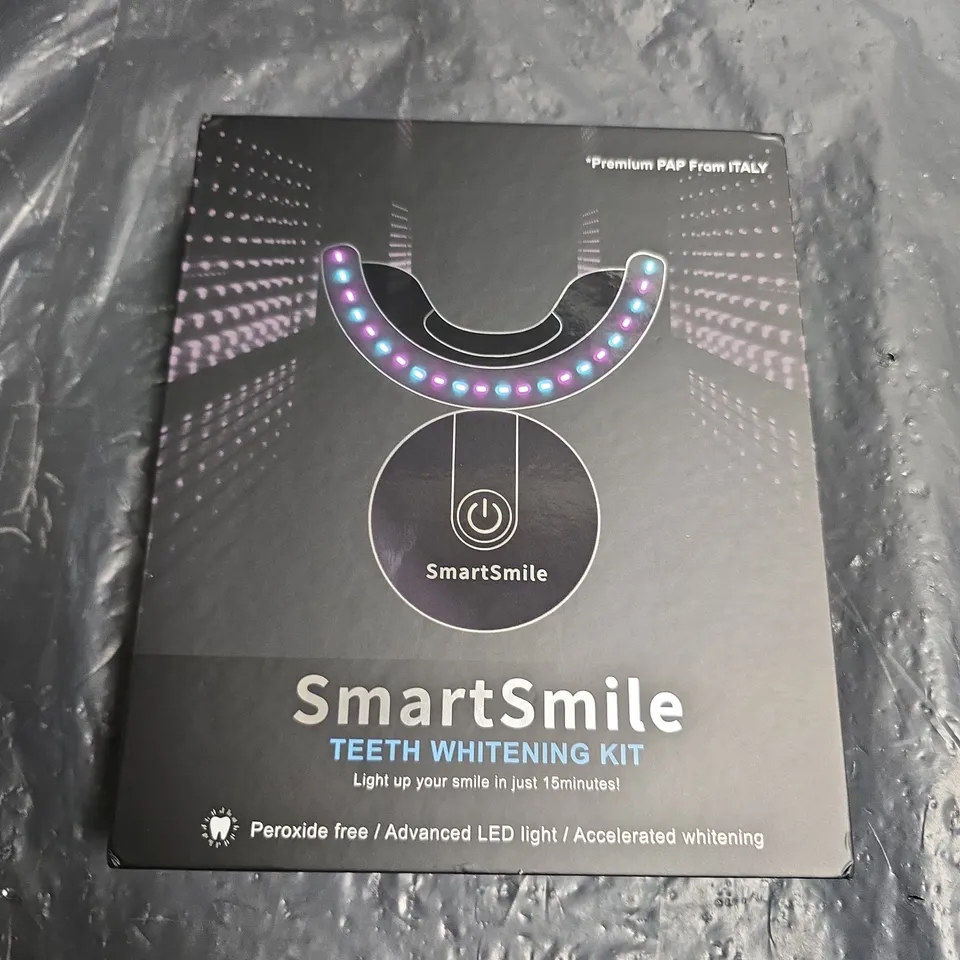 SMARTSMILE TEETH WHITENING KIT WITH LED LIGHT – PEROXIDE FREE