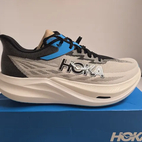 BOXED PAIROF HOKA U-ROCKET X3 RUNNING SHOES – UK 9 