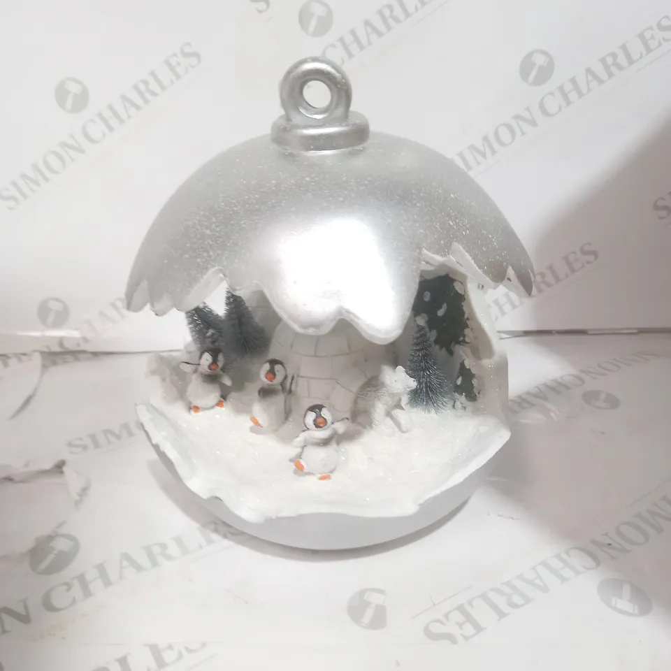 SANTA EXPRESS CHRISTMAS DETAILED BAUBLE DECORATION