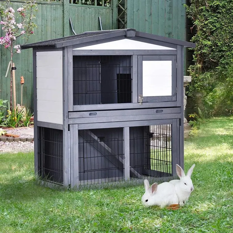 BOXED COLEMAN RABBIT HUTCH