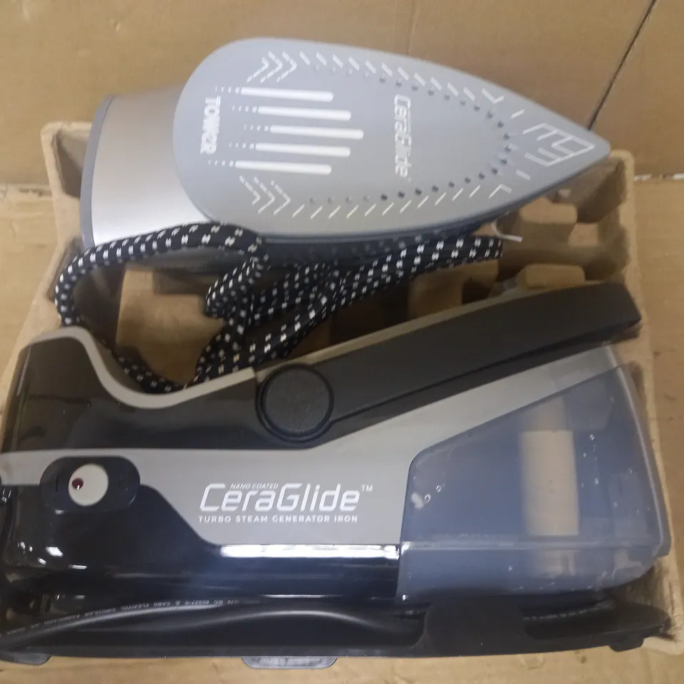 TOWER CERAGLIDE 2700W STEAM GENERATOR IRON