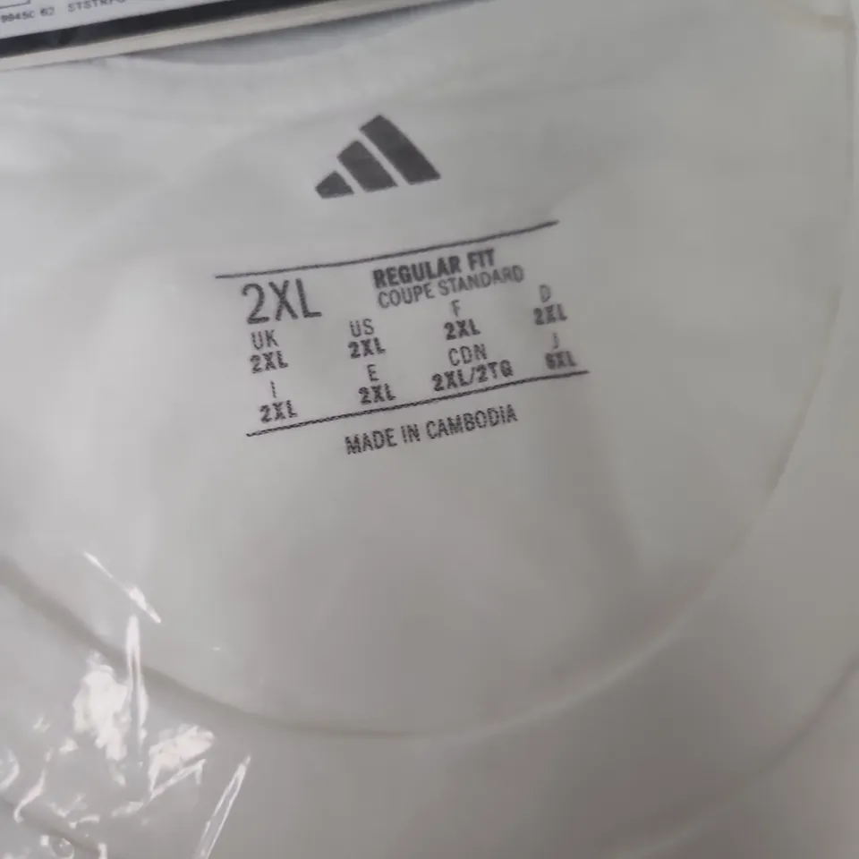 BAGGED ADIDAS WHITE DOG SOCK T-SHIRT 2XL REGULAR FIT