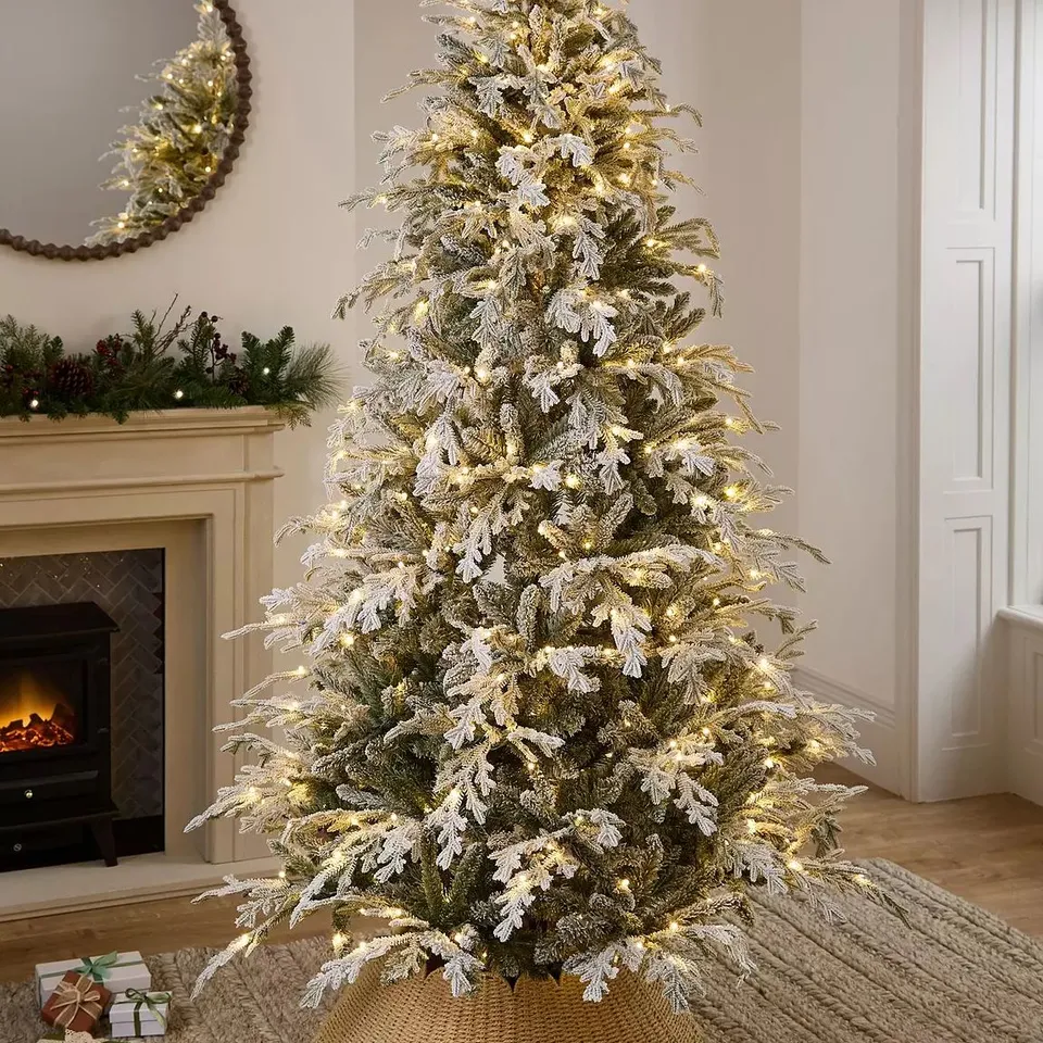 BOXED 7FT SNOWFALL PRE LIT CHRISTMAS TREE RRP £160