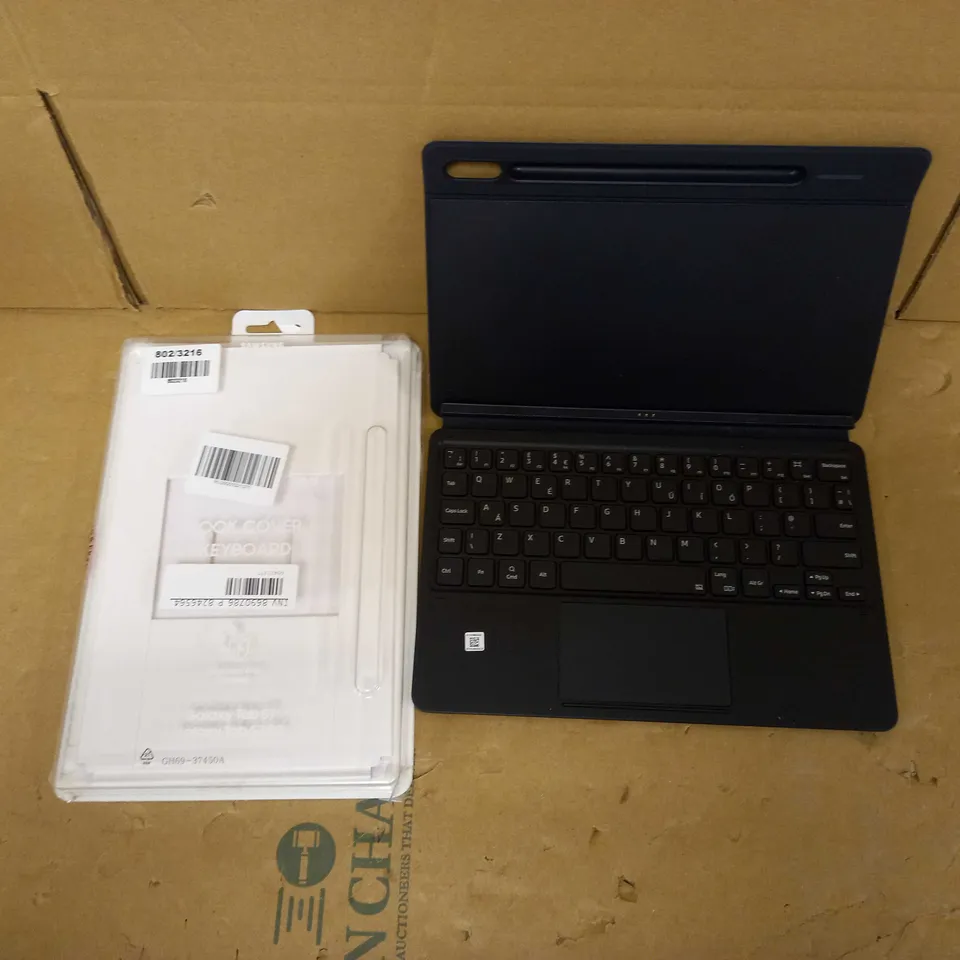 SMASUNG BOOK COVER KEYBOARD 