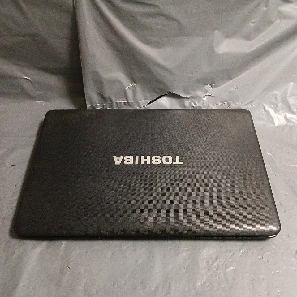 TOSHIBA C670-10P LAPTOP 