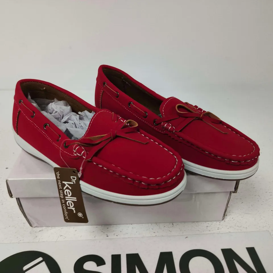 BOXED PAIR OF KELLER LADIES COMFORT CASUALS RED BOAT SHOES, UK SIZE 5