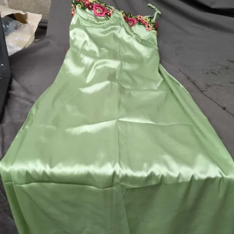 WOMENS GREEN AND FLORAL DRESS SIZE M