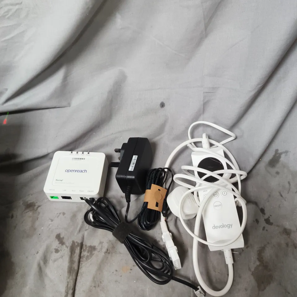 APPROXIMATELY 15 ASSORTED ELECTRICAL PRODUCTS TO INCLUDE PLUGS, TELEPHONE CABLES AND REMOTE CONTROLS