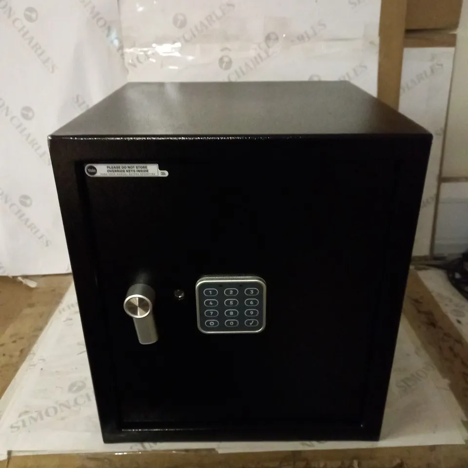 YALE YEC/390/DB1 - LARGE ALARMED VALUE SAFE