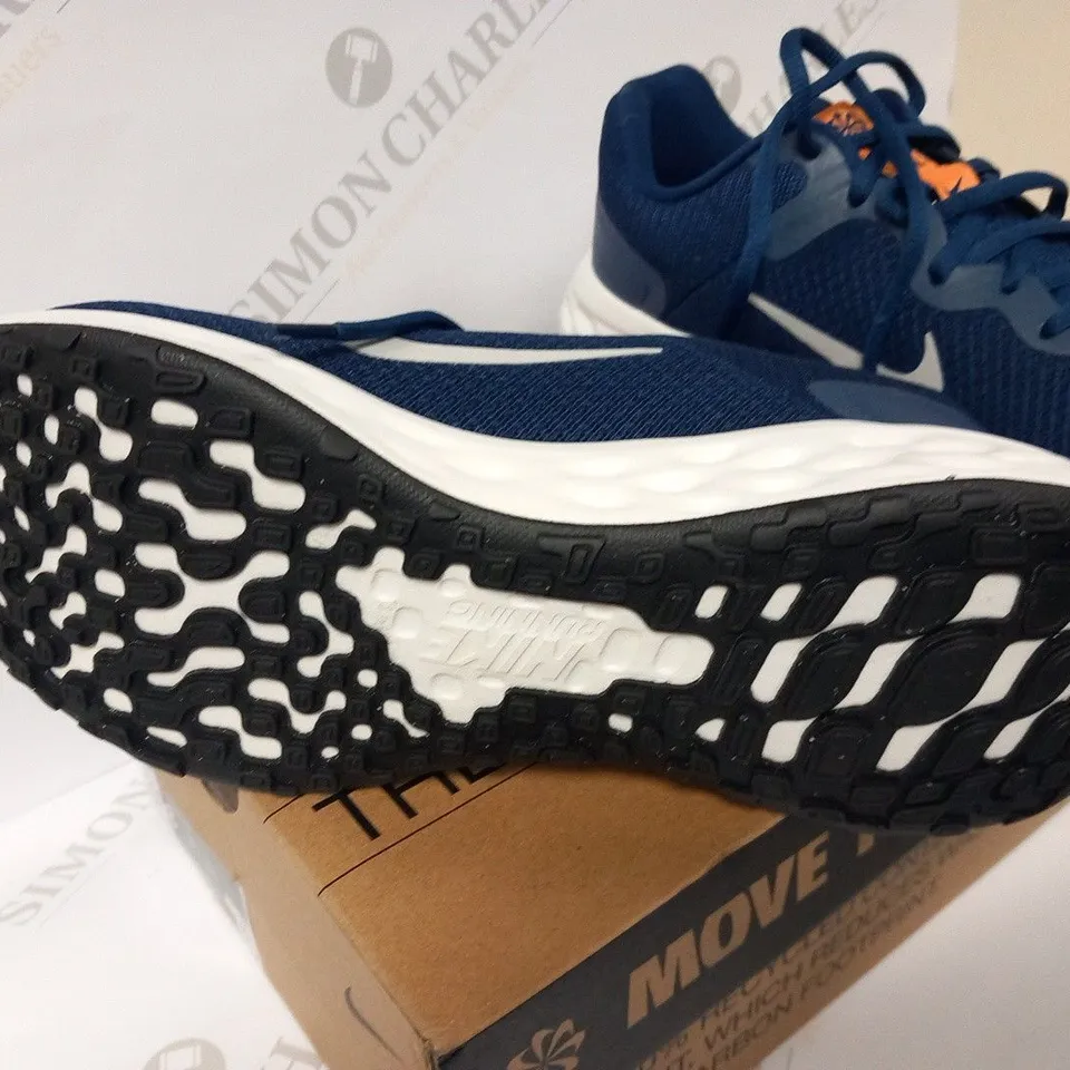 BOXED NIKE REVOLUTION 6 NN SIZE 5.5