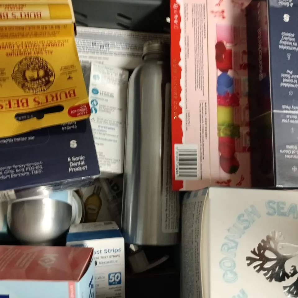 APPROXIMATELY 20 ASSORTED COSMETIC ITEMS TO INCLUDE HARD WAX BEADS, WILD SEAWEED BATH, ETC - COLLECTION ONLY