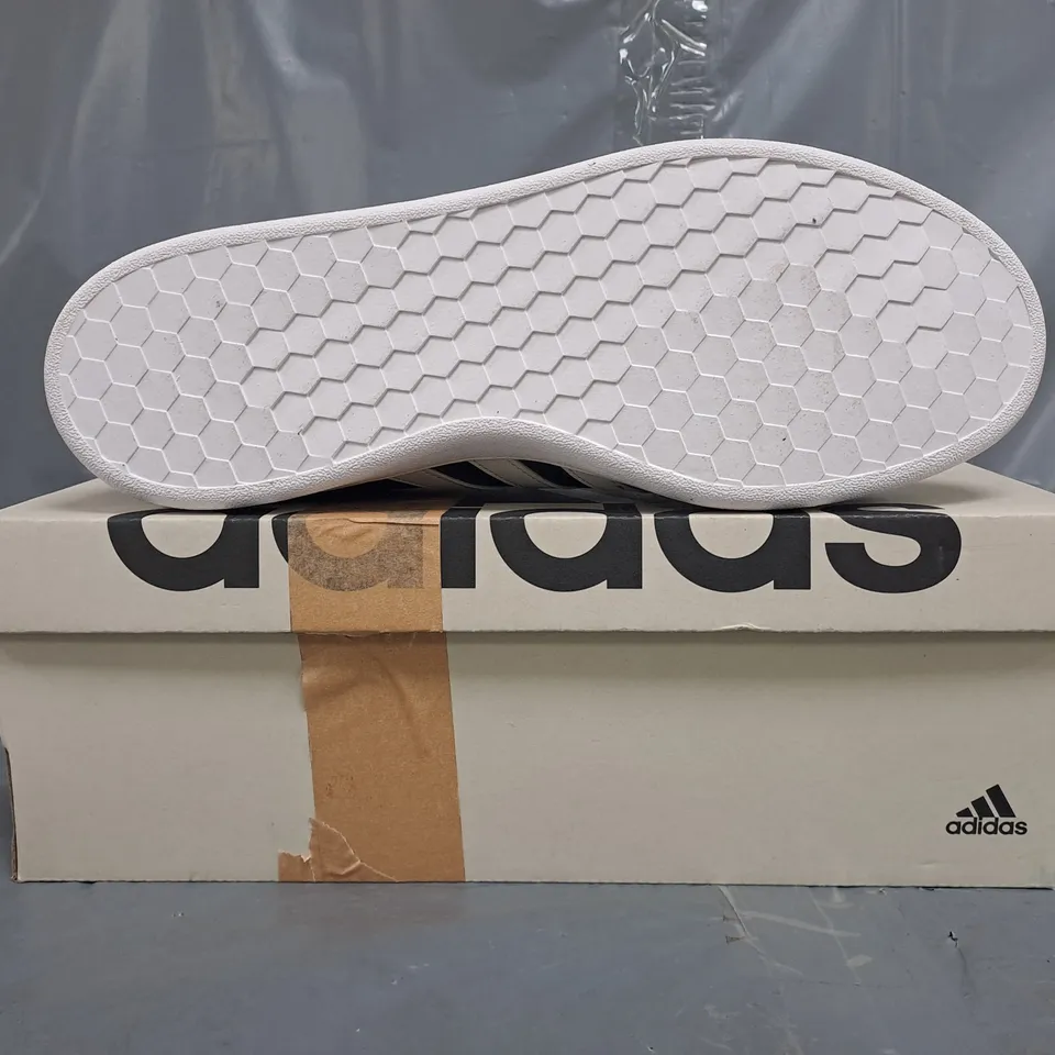 BOXED PAIR OF ADIDAS GRAND COURT SE SHOES IN BLACK/WHITE SIZE UK 11