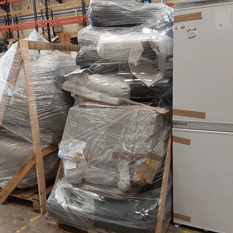 PALLET OF ASSORTED SOFA PARTS AND CUSHIONS 