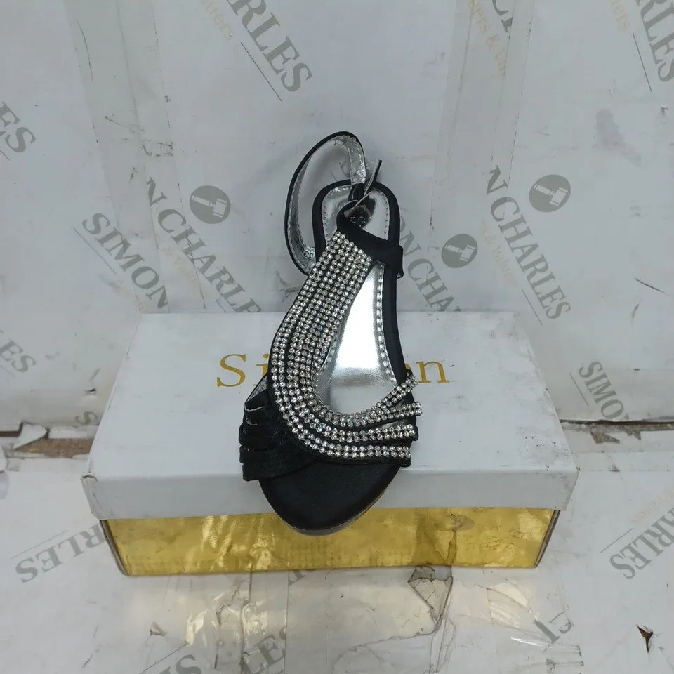 LOT OF 5 PAIRS OF SINOBEN LADIES SHOES