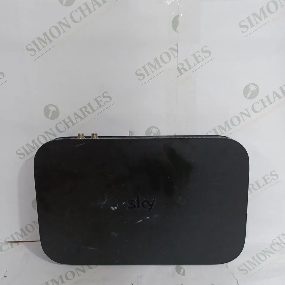 SKY Q ES340A-D8 1TB SSD