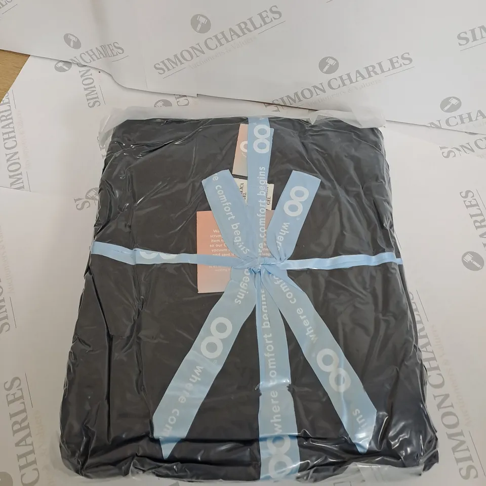 OODIE OVERSIZED HOODED BLANKET 