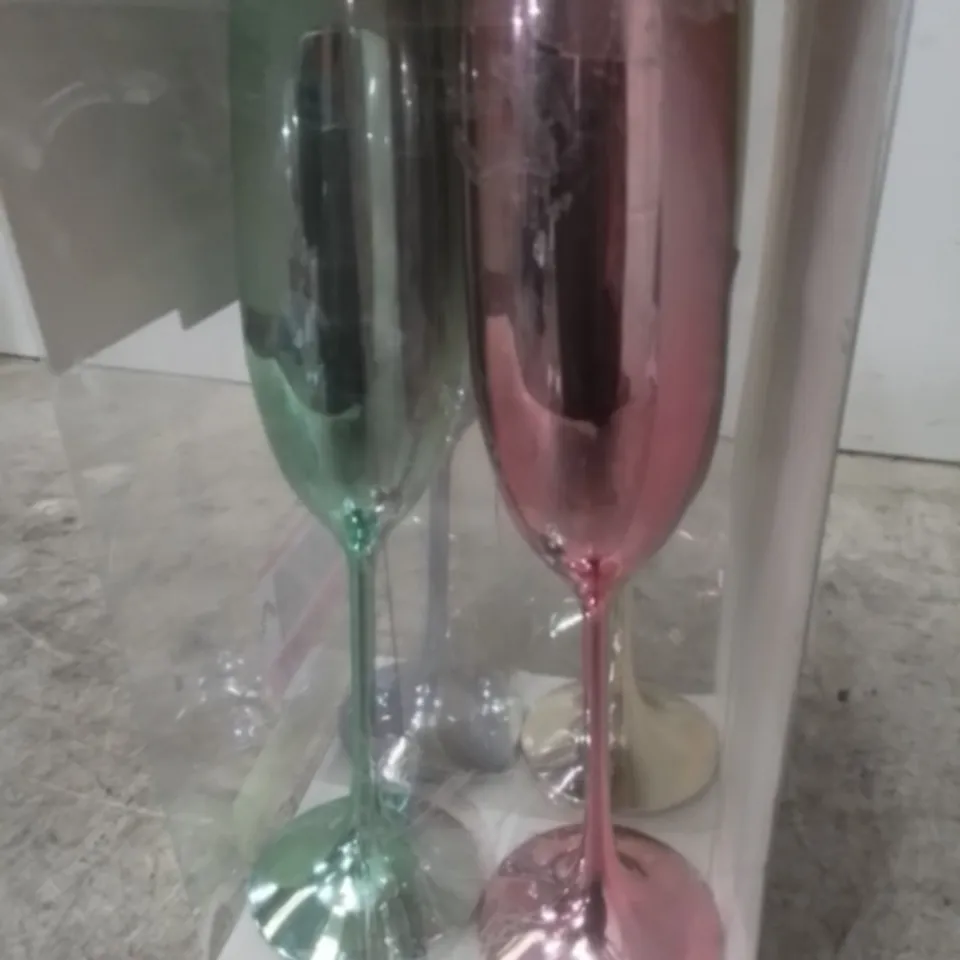 BOXED FAIRMONT BRUNSVILLE 4-PIECE PLASTIC FLUTE STEMWARE CHAMPAGNE GLASSES
