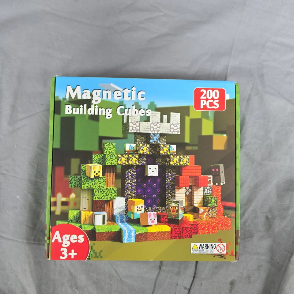 MAGNETIC BUILDING CUBES – 200 PIECES
