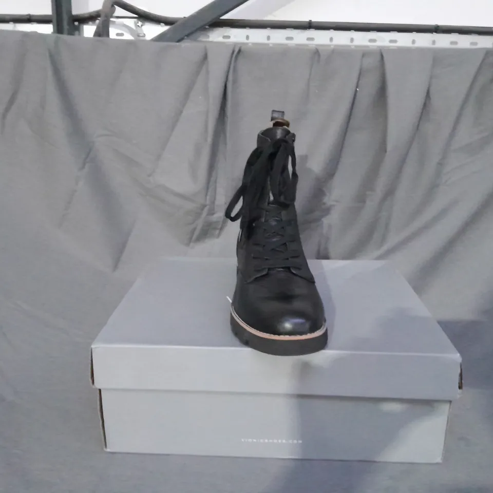 BOXED PAIR OF VIONIC LANI LACE BOOTS BLACK SIZE 7