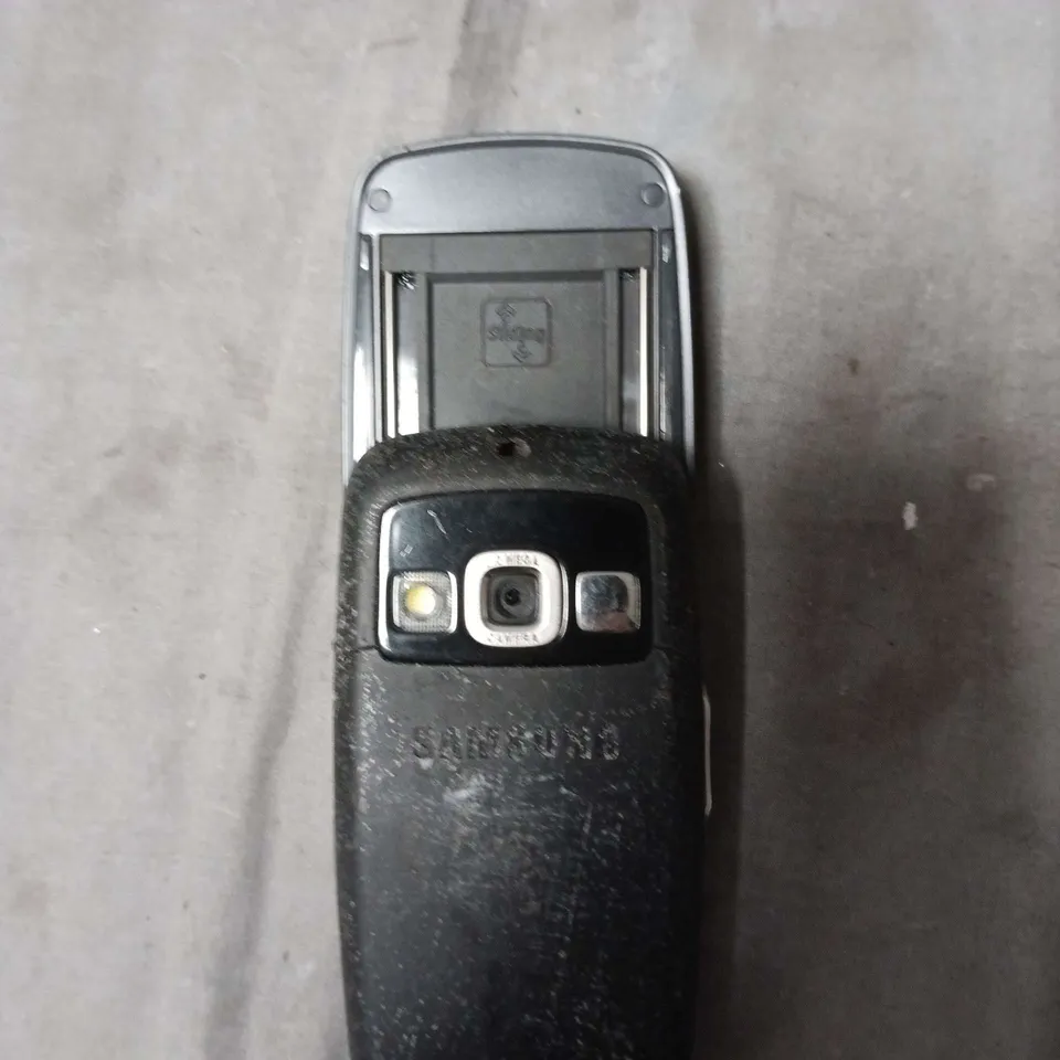 SAMSUNG MOBILE PHONE – BLACK, SLIDING KEYPAD 