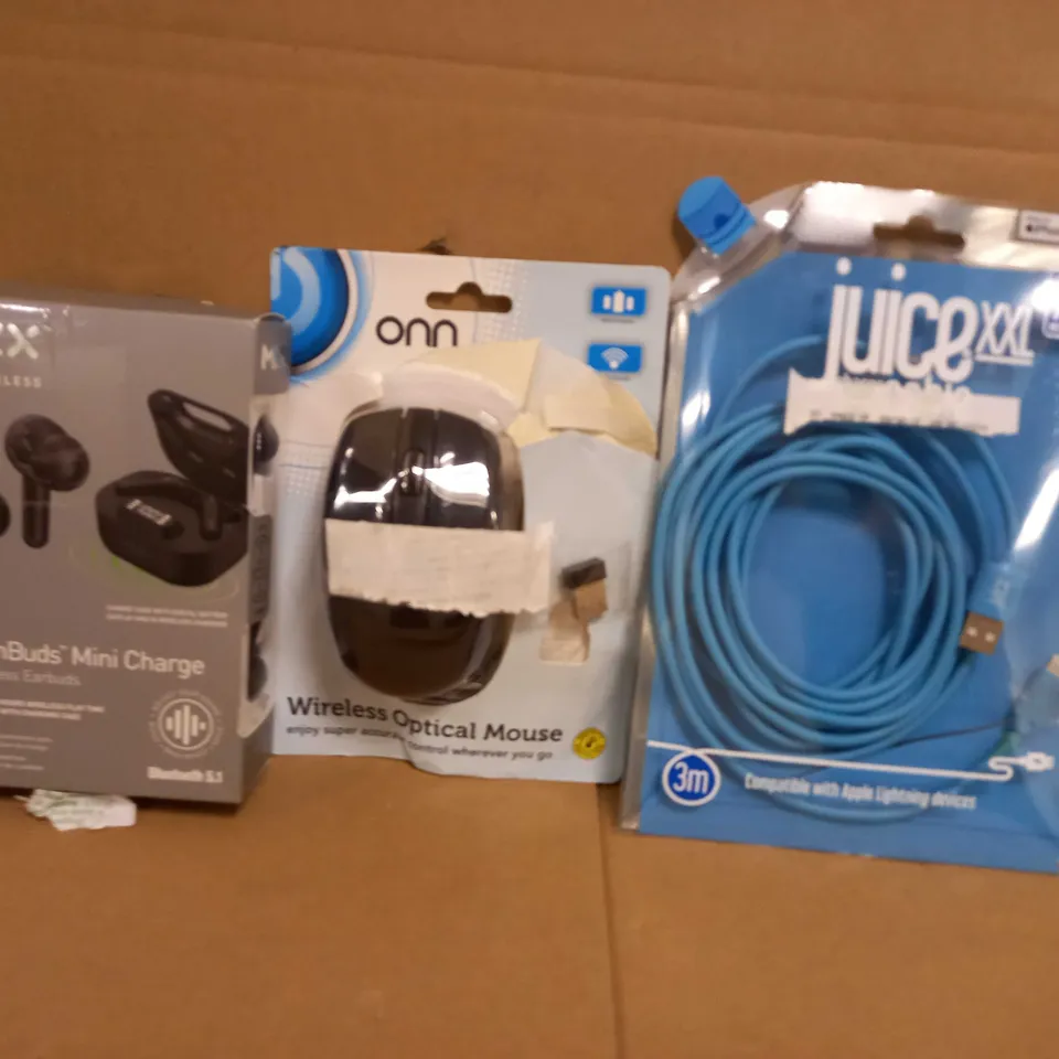 BOX OF APPROXIMATELY 20 ASSORTED ELECTRICAL ITEMS TO INCLUDE MIXX STREAMBUDS MINI CHARGE TRUE WIRELESS EARBUDS, ONN WIRELESS OPTICAL MOUSE, JUICE XXL CHARGE CABLE, ETC