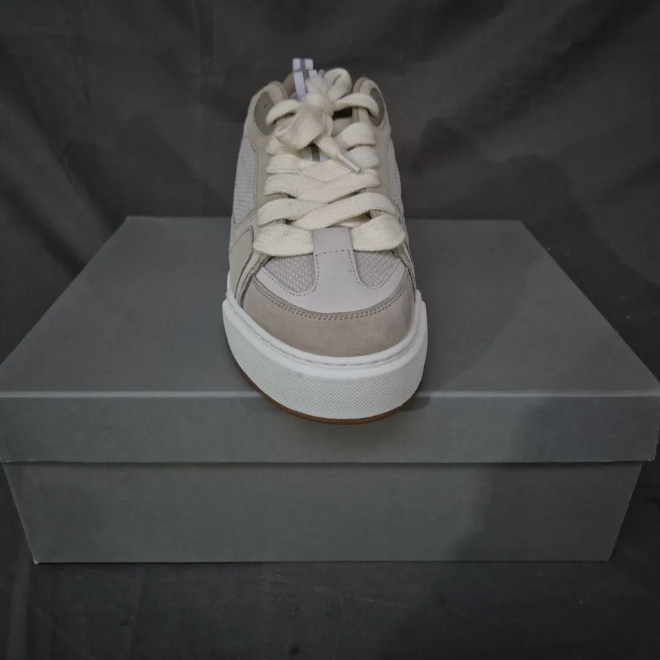 BOXED PAIR OF CLEENS SHOES IN SAND UK SIZE 12