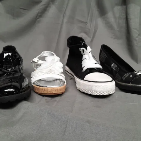 BOX OF APPROX 30 ASSORTED KIDS SHOES IN VARIOUS SIZES & COLOURS
